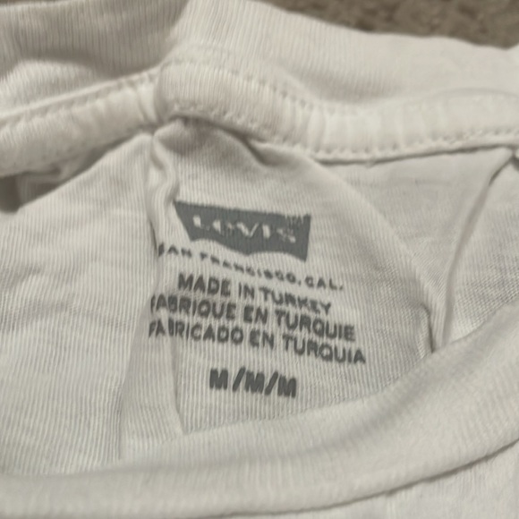 Levi’s short sleeve tee - Picture 4 of 4